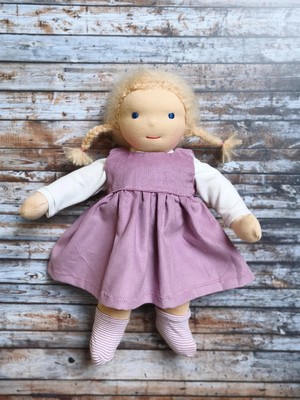 Süsse_kleine_waldorfpuppe