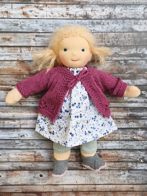 waldorfpuppe_blonde_Haare